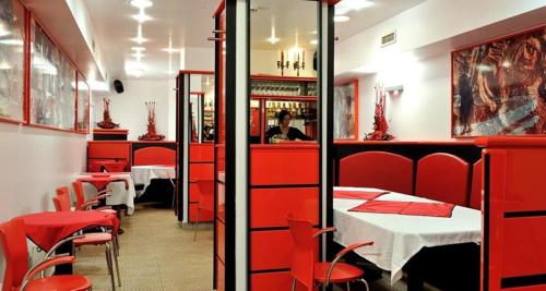 Corner Hotel & Kávéház