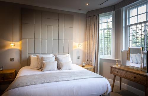 Rowton Hall Hotel & Spa