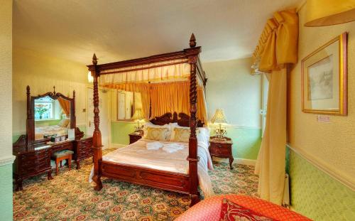 The Montclare & Cumberland