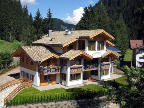 Residence Color Home Suite Apartments