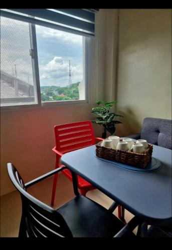 Cozy and Spacious With a view and parking