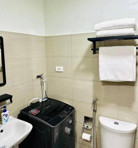 Cozy 1BR at Shore 2 with balcony