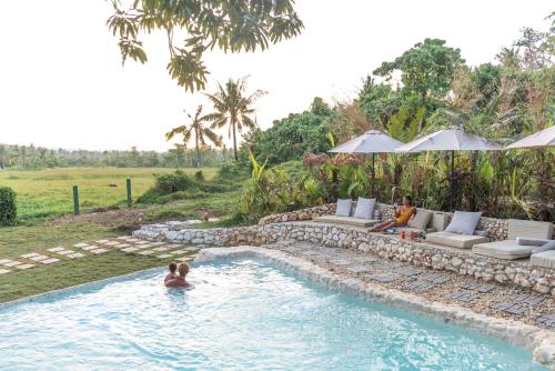 The Hillside Resort