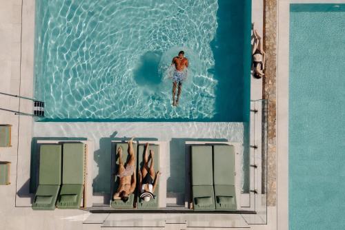 Paralos Venus Suites