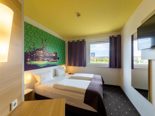 B&B HOTEL Oberhausen am Centro