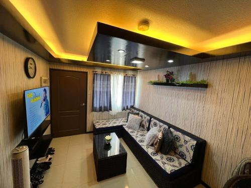 One Oasis Condo 2 Bedroom Free Pool & Wifi Beside SM City Mall
