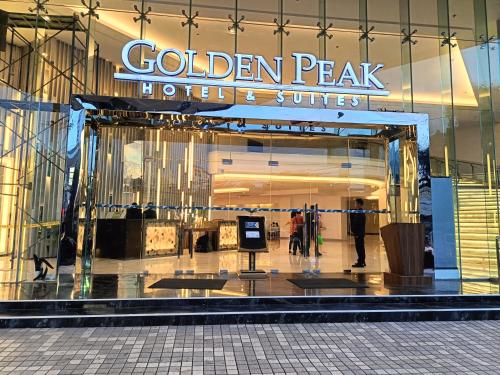 Golden Peak Hotel & Suites