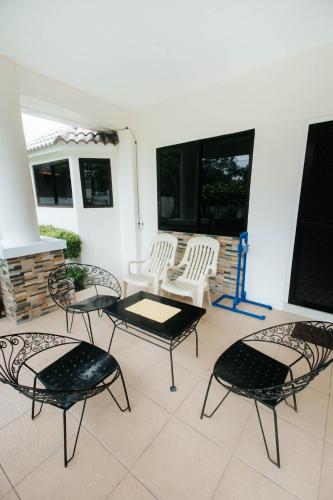 Bahay Ni Kikay Vacation Rental - WiFi Included