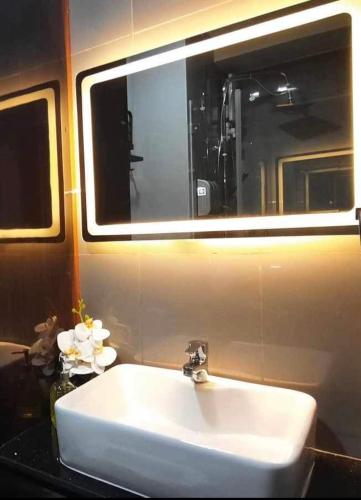 AIR Luxury Makati CBD with balcony