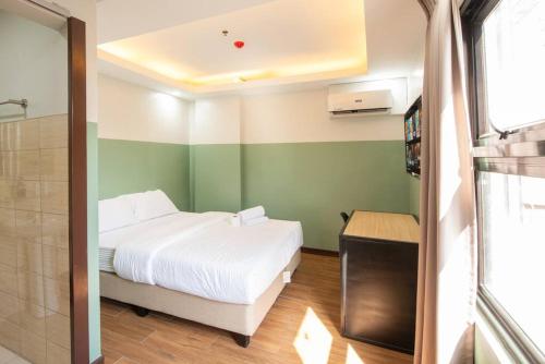St. Marvin Studio Makati M206