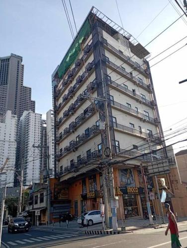 St. Marvin Studio Makati M206