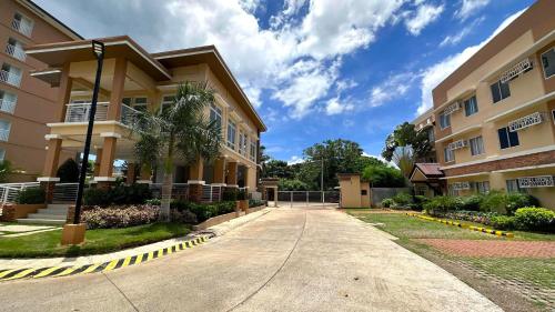 2 Bedroom and Studio Apartments with Private Pool and Gym in Vista Manors Verdant