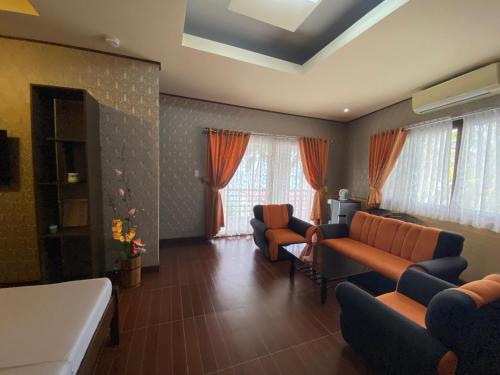 Minshuku Kcs Hotel and Restaurant