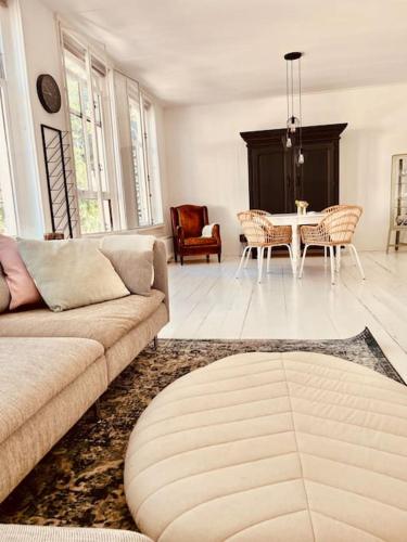 Ruim comfortabel appartement centrum Breda MET restaurant!