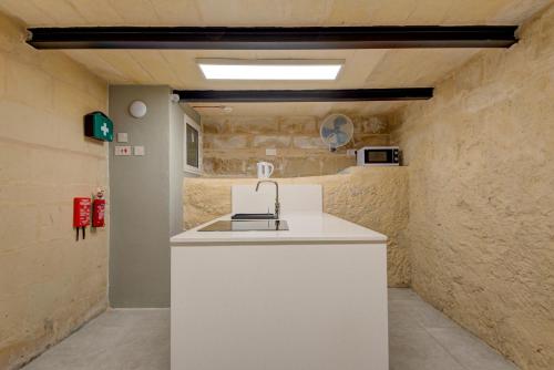 Private rooms with bathroom in Valletta