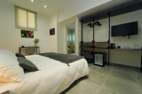 Private rooms with bathroom in Valletta
