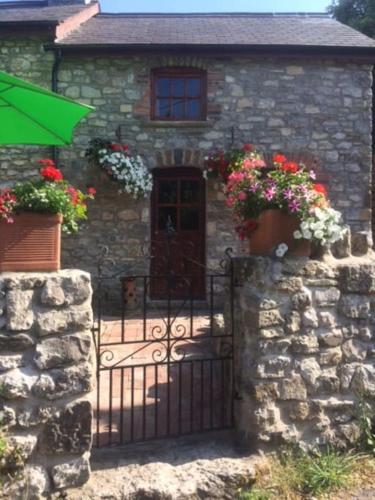 1 Bed cottage The Stable at Llanrhidian Gower with sofa bed for additional guests