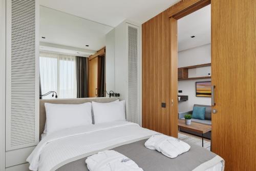 Bayview Hills Luxury Residences