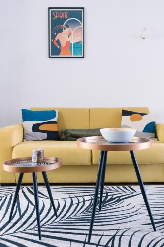 La Verrière by la Maison de Marc- Poitiers Centre - parking et terrasse