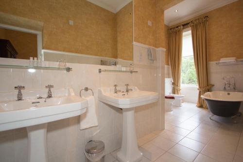 Skeabost House Hotel