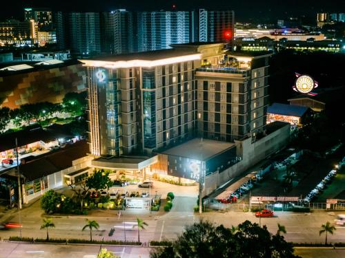 Zuri Hotel
