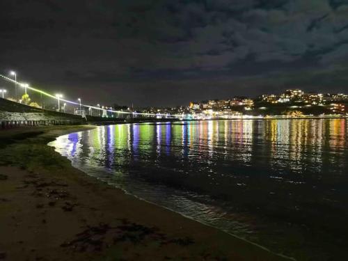 Lovely Two Bedroom Apartment, with private garden!