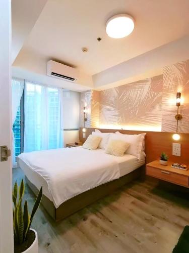 Manila Urban Resort at Azure