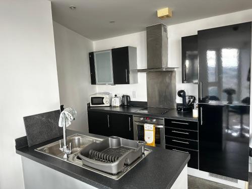 Stunning Ocean & City View APT