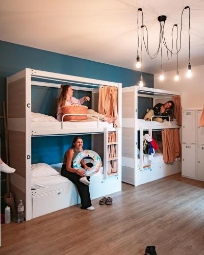 Georges Hostel & Café