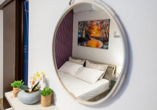 Central & Riverfront Room 1