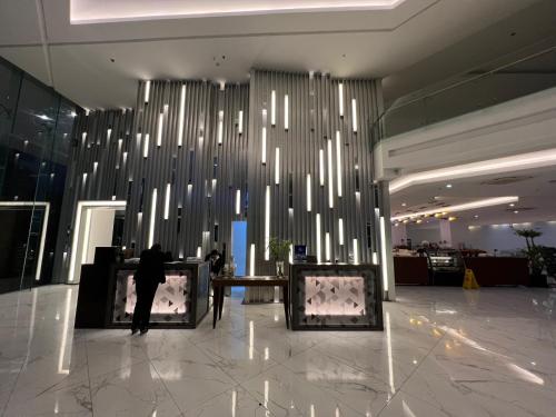 Golden Peak Hotel & Suites