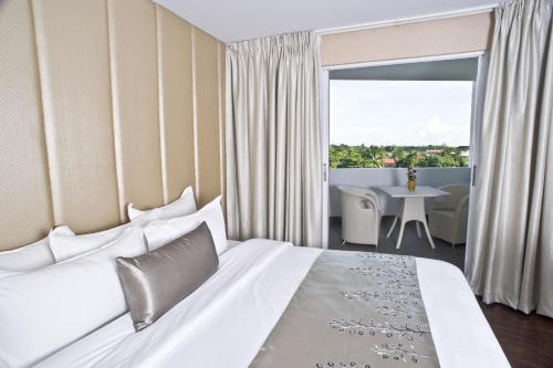 Goldberry Suites And Hotel