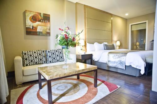 Goldberry Suites And Hotel