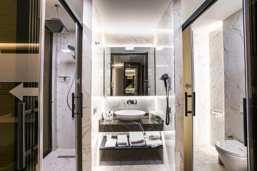 Broyt Suites