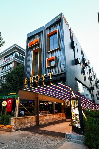 Broyt Suites