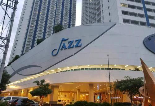 Condo with Balcony at Makati SM Jazz