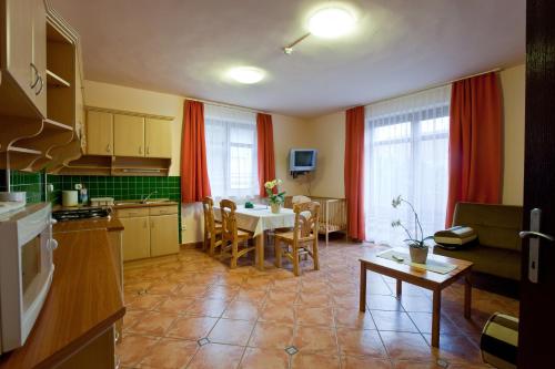 Tornácos Ház - Hegyko