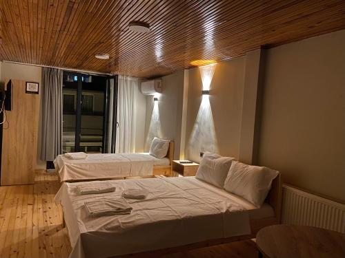 La Pera Suites