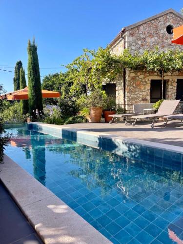 NorthPoint Rooms 1953