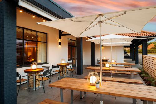 Holiday Inn High Wycombe M40, Jct. 4