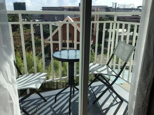 Balcony View Studio Mesatierra Garden Residences