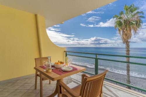 Tranquil Beachside Stay - Atlantic Gardens Beach