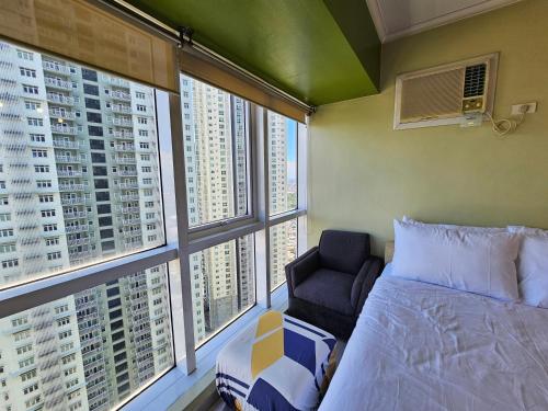 South of Market near High Street BGC Classy & Stylish Studio, central location with city view