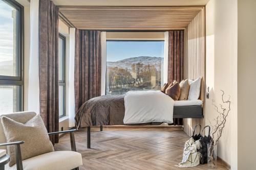 Steam Pier Adventure Hotel