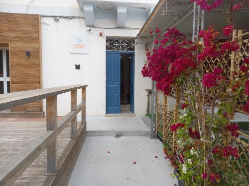 Cresta Beach Studios