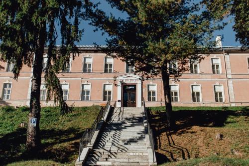 Black M - Penzión - Reštaurácia