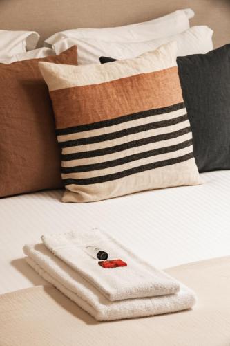 Highest Five by Romy&Travis