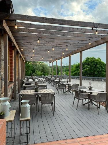 Grill House & Hotel Pernigele