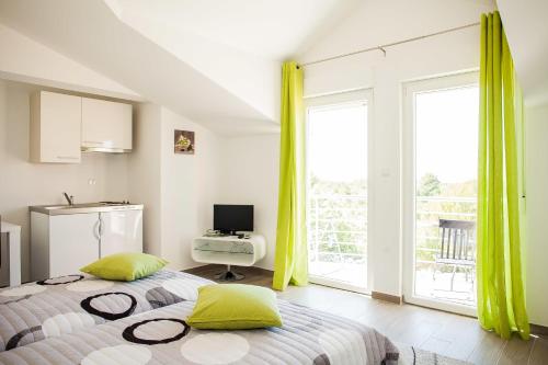 Gabi Rooms & Studio Apartment