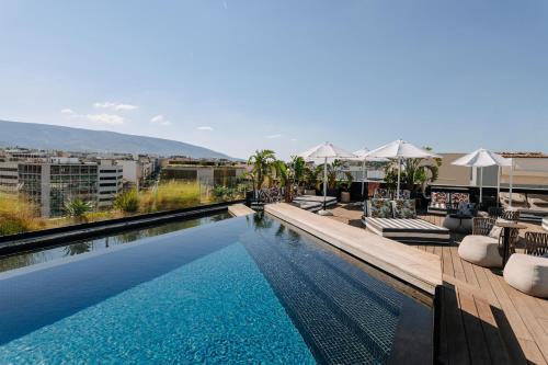 Skylark, Aluma Hotel & Resort